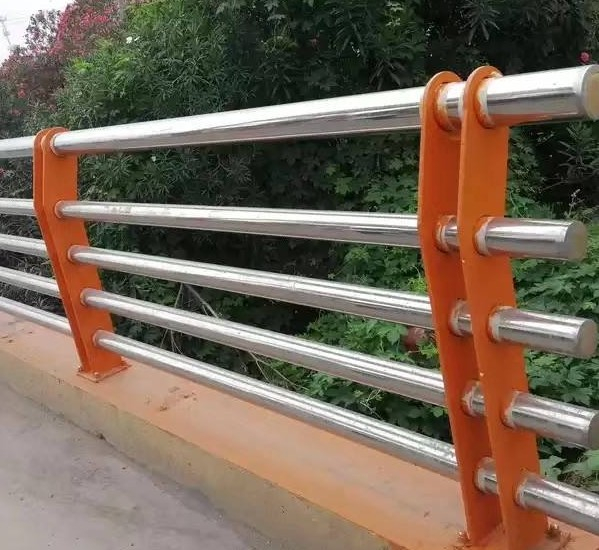 復(fù)合管護(hù)欄及立柱